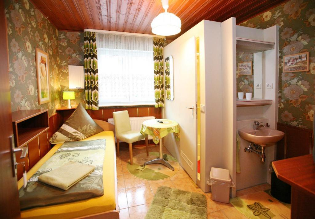 Hotel-Pension Klaer Speyer Oda fotoğraf
