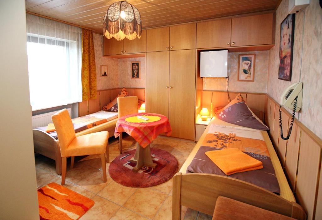Hotel-Pension Klaer Speyer Oda fotoğraf