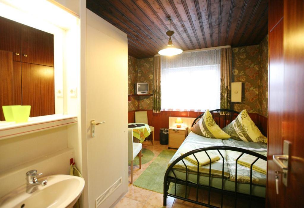Hotel-Pension Klaer Speyer Oda fotoğraf