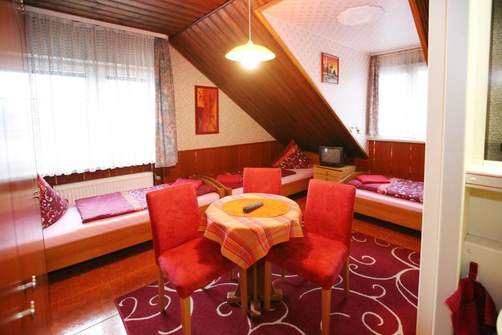 Hotel-Pension Klaer Speyer Oda fotoğraf